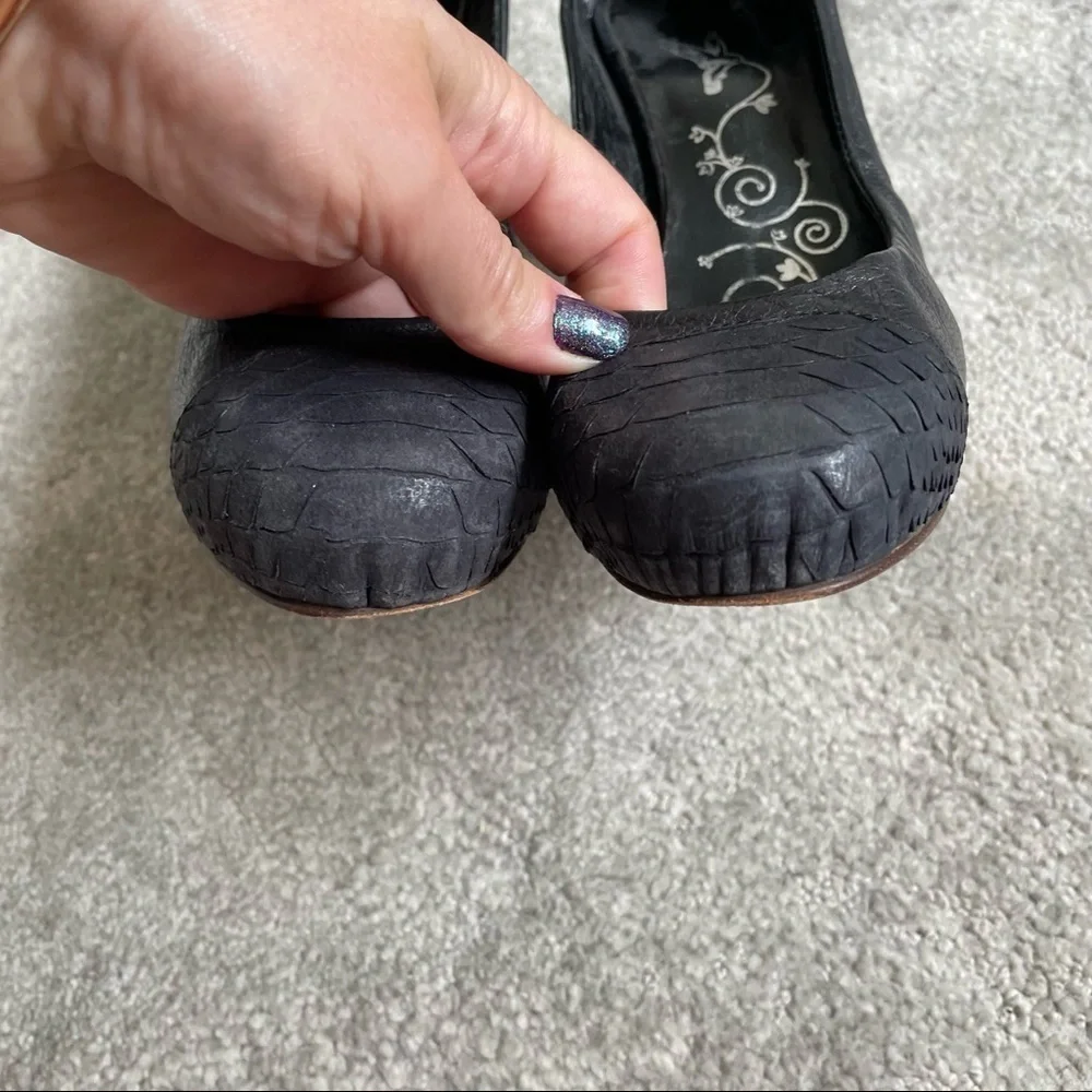 Tibi New York Black Snake Embossed Leather Round Toe  Hidden Platform Pumps 36.5